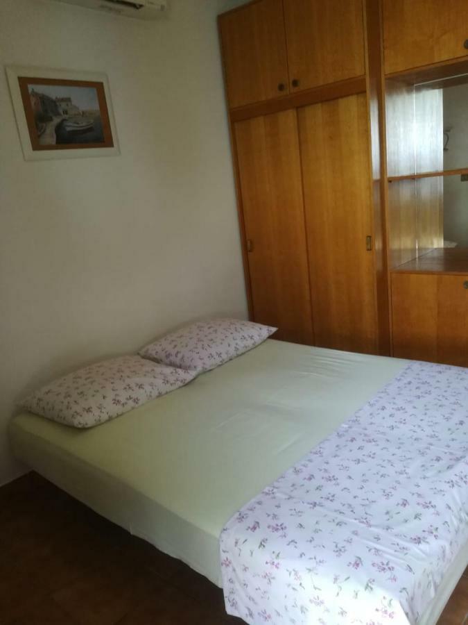 Apartmani Ujdur Omiš Esterno foto