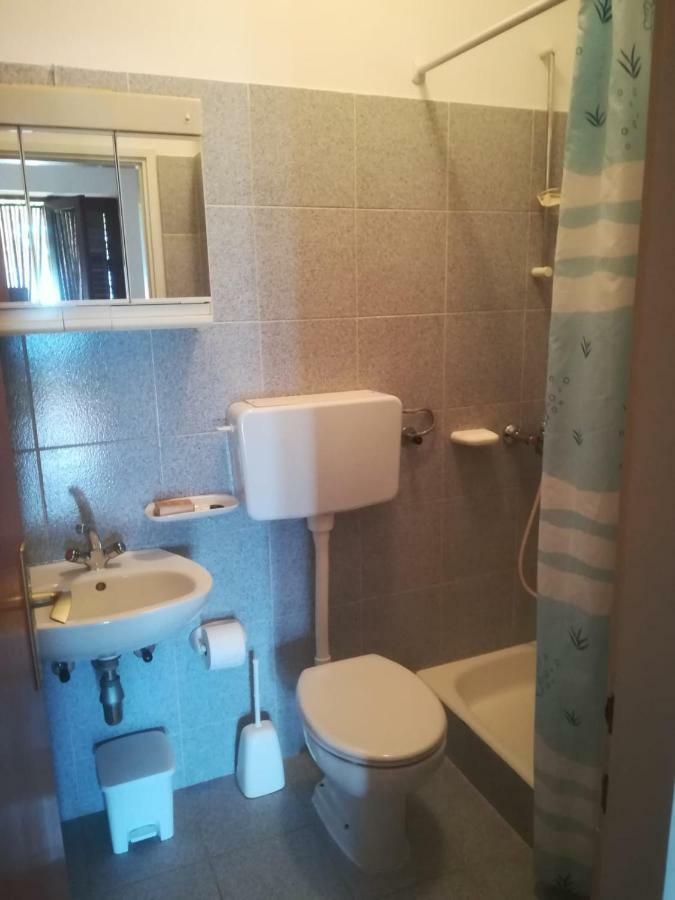 Apartmani Ujdur Omiš Esterno foto