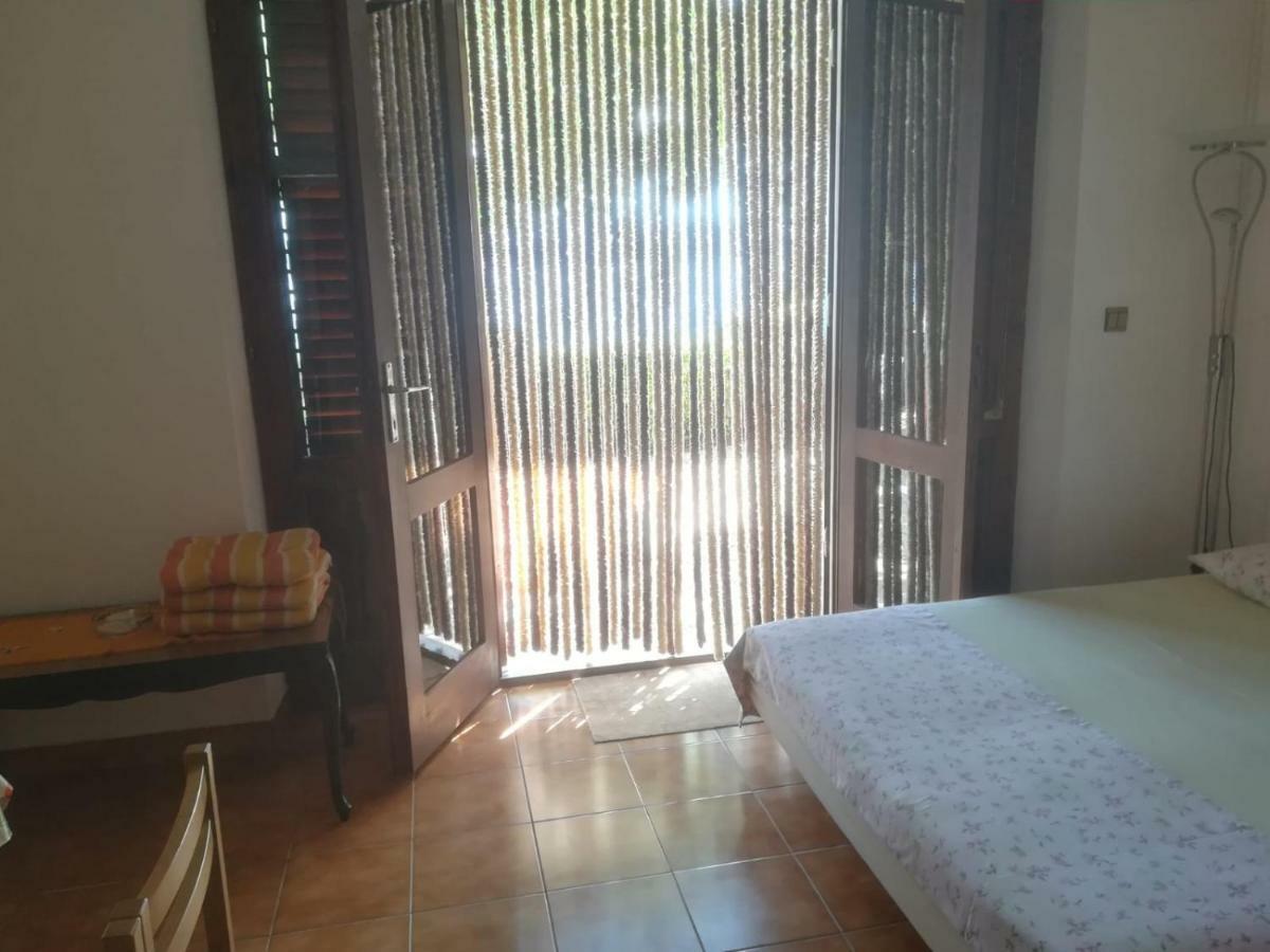 Apartmani Ujdur Omiš Esterno foto