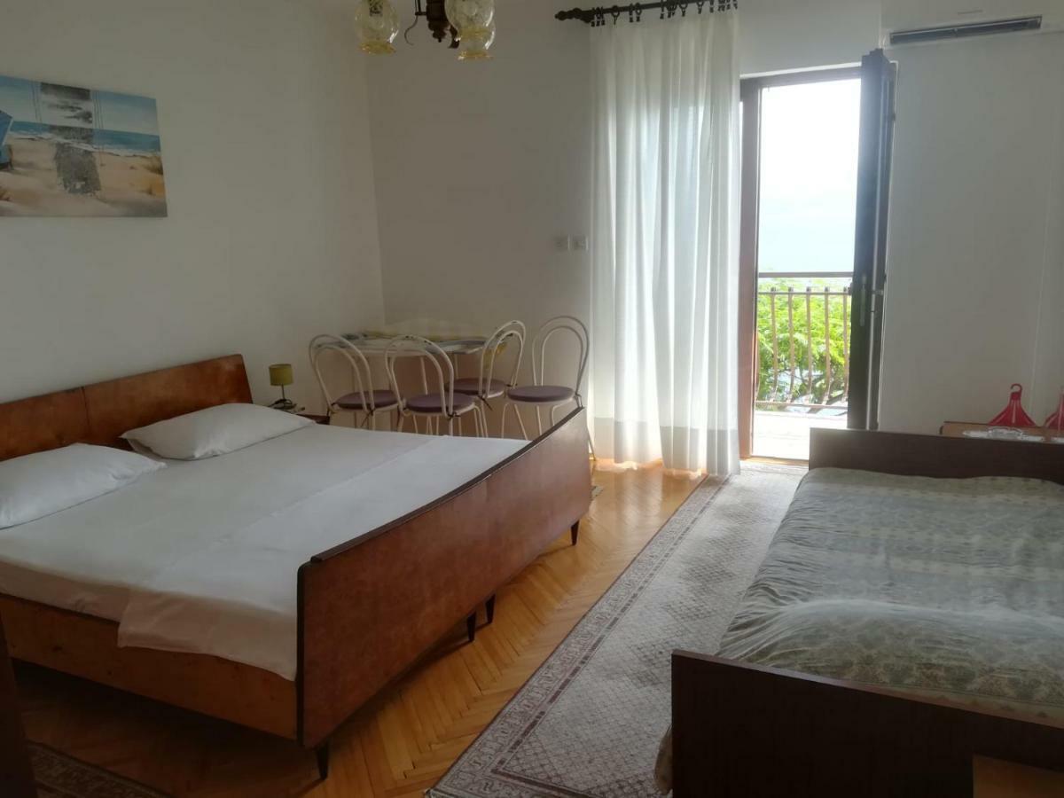 Apartmani Ujdur Omiš Esterno foto