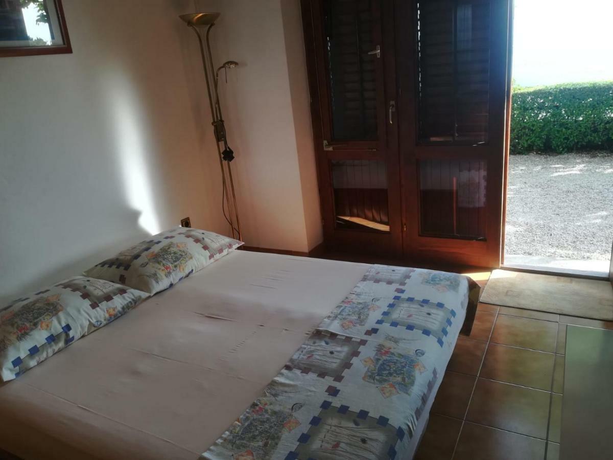 Apartmani Ujdur Omiš Esterno foto