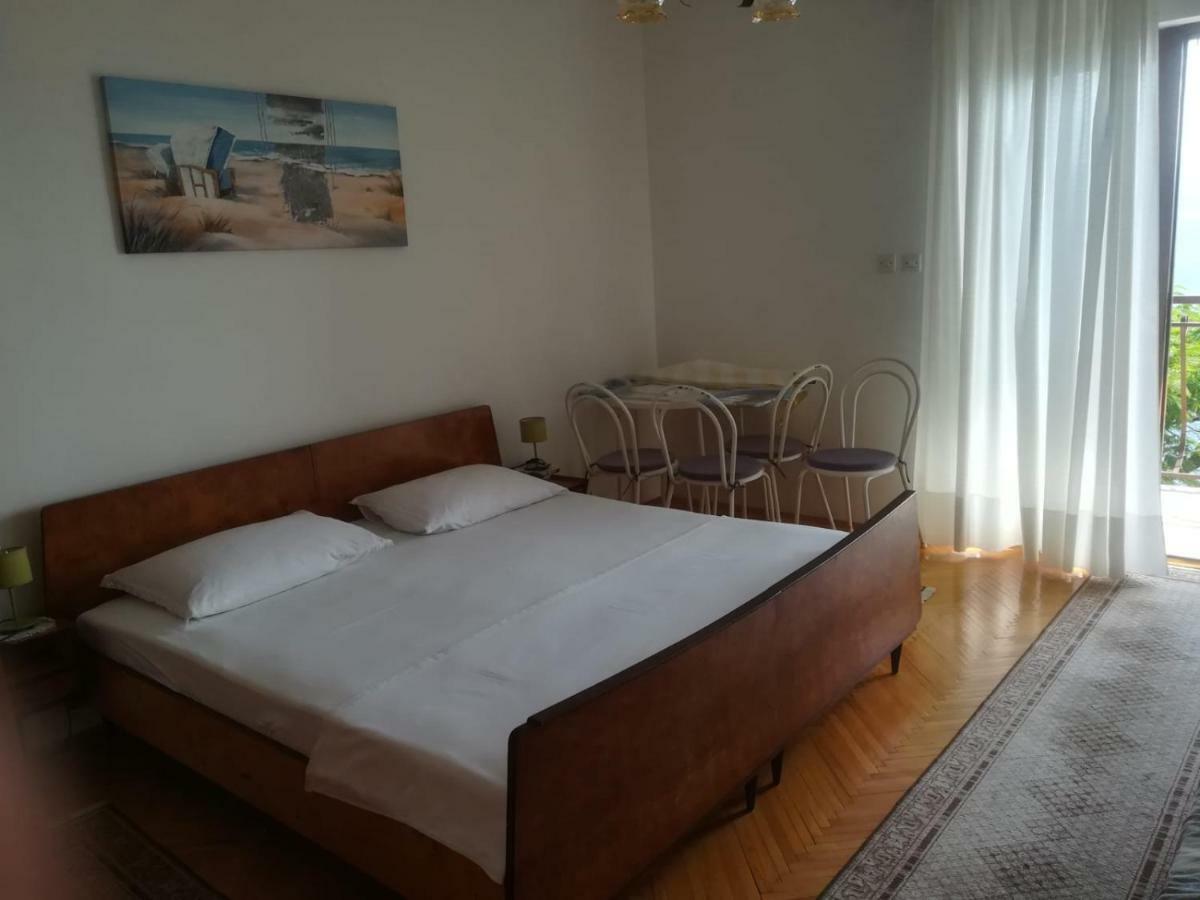 Apartmani Ujdur Omiš Esterno foto