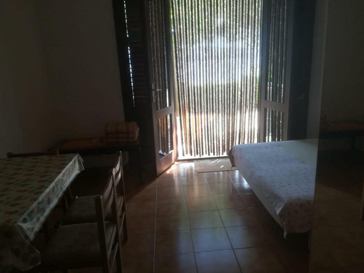 Apartmani Ujdur Omiš Esterno foto