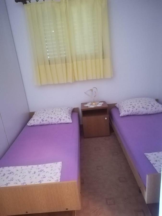 Apartmani Ujdur Omiš Esterno foto