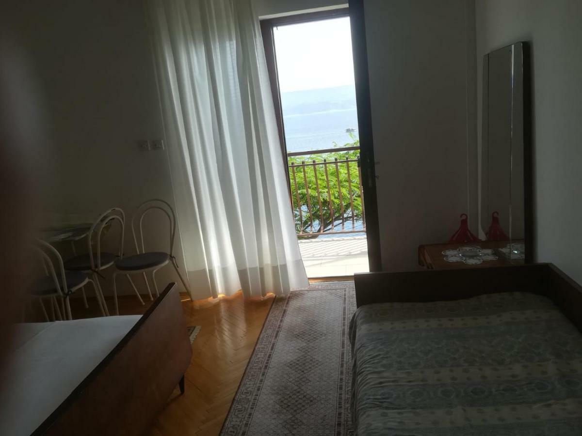 Apartmani Ujdur Omiš Esterno foto