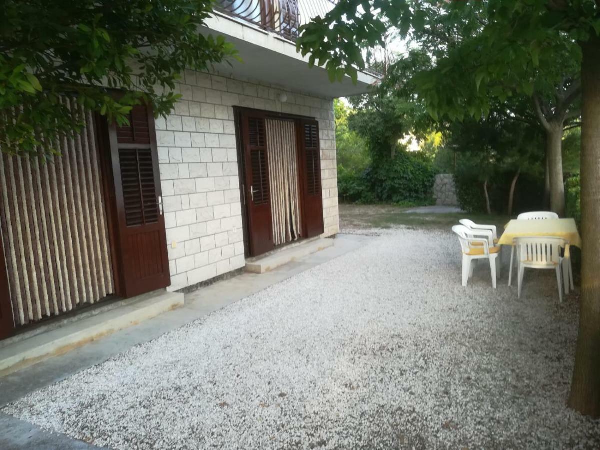 Apartmani Ujdur Omiš Esterno foto