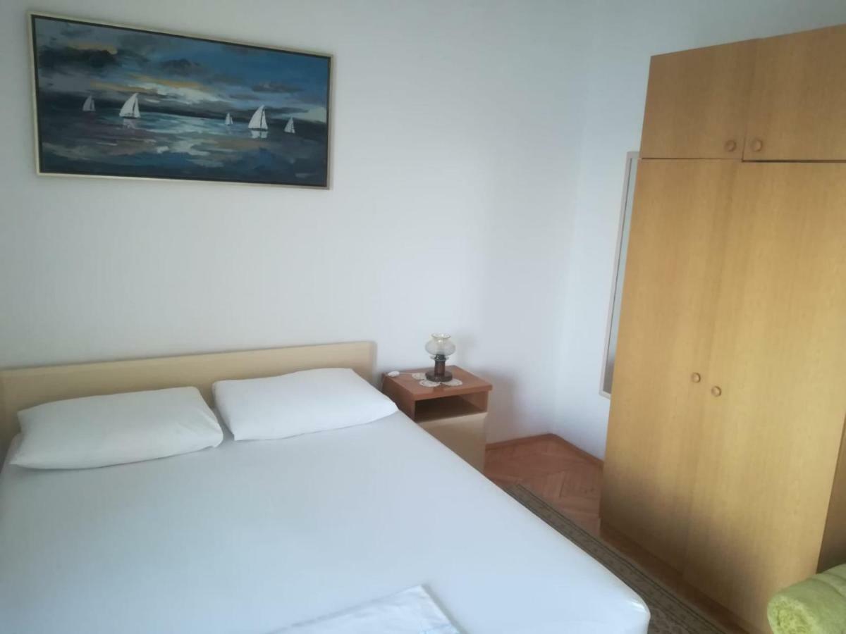 Apartmani Ujdur Omiš Esterno foto