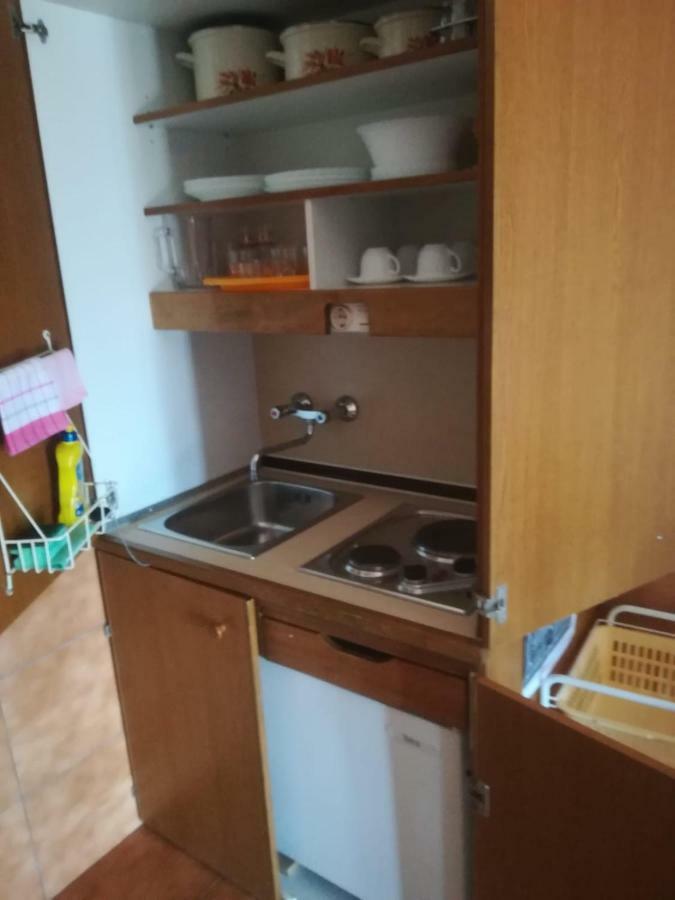 Apartmani Ujdur Omiš Esterno foto