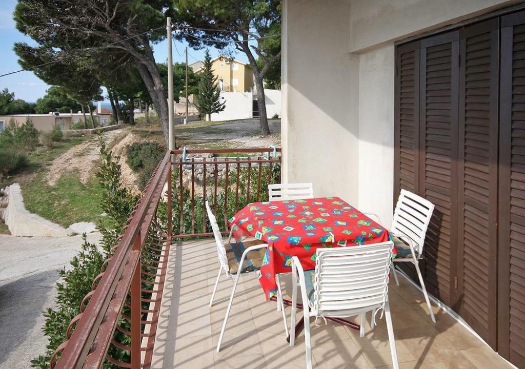 Apartmani Ujdur Omiš Esterno foto