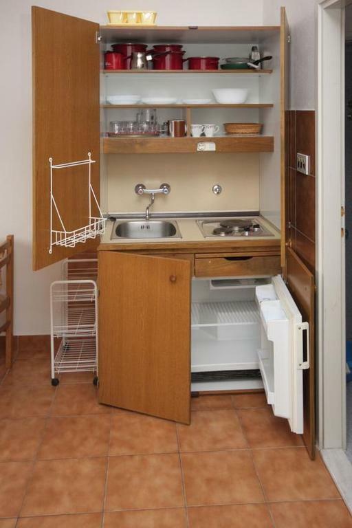 Apartmani Ujdur Omiš Esterno foto