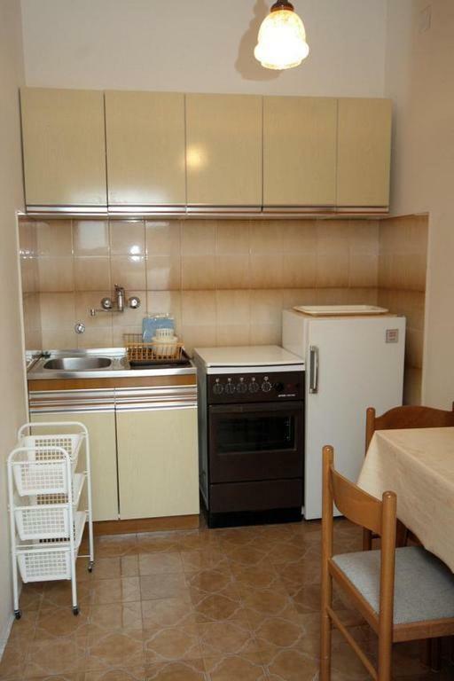 Apartmani Ujdur Omiš Esterno foto