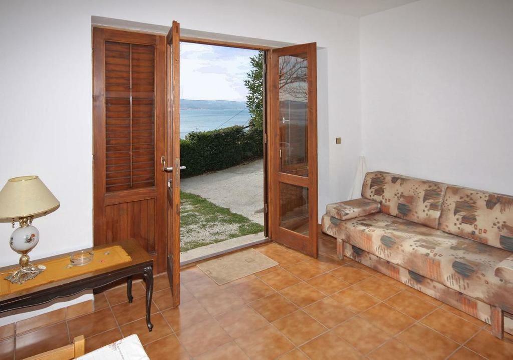 Apartmani Ujdur Omiš Esterno foto