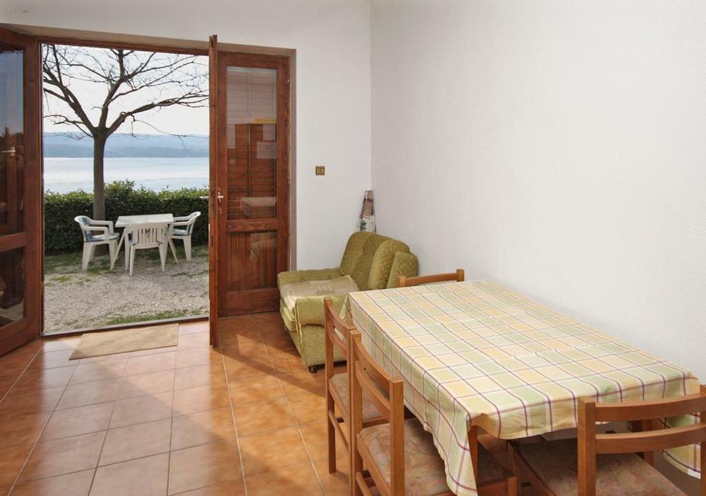 Apartmani Ujdur Omiš Esterno foto